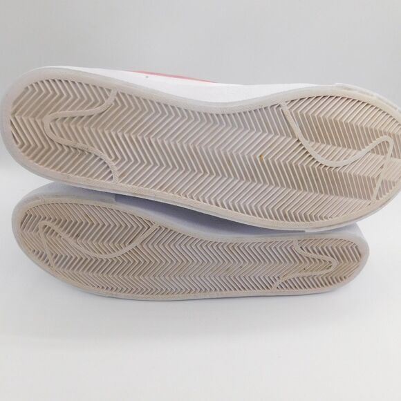 Nike Kids Sneakers - White and Red - Picture 9 of 14